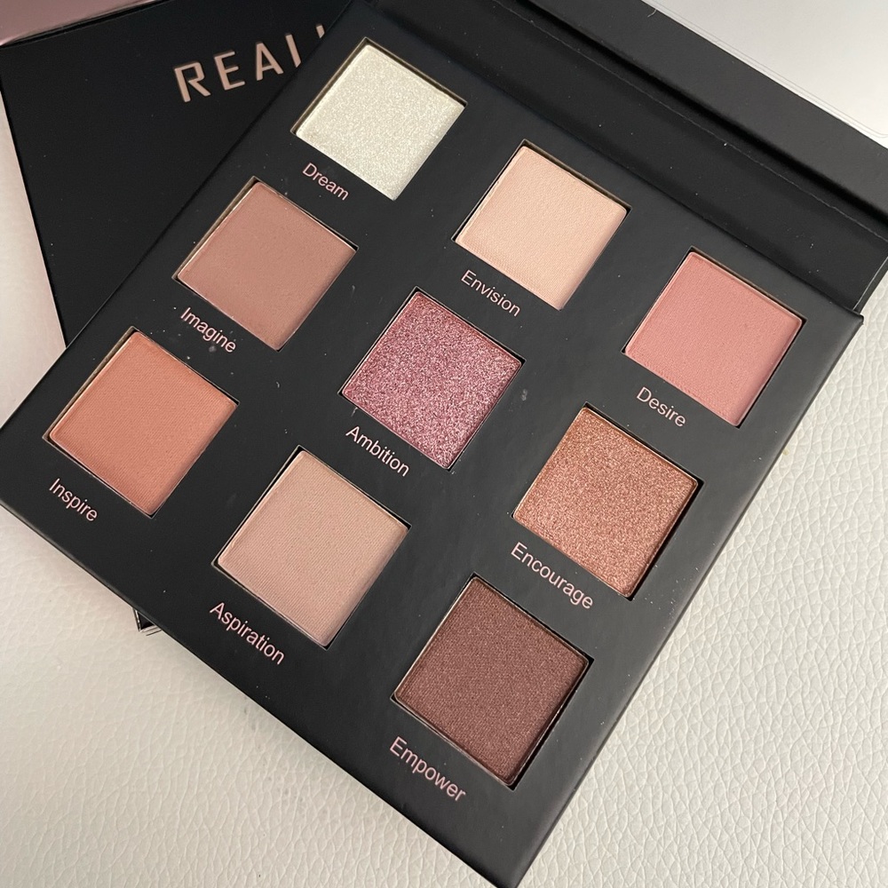 RealHer eye palette